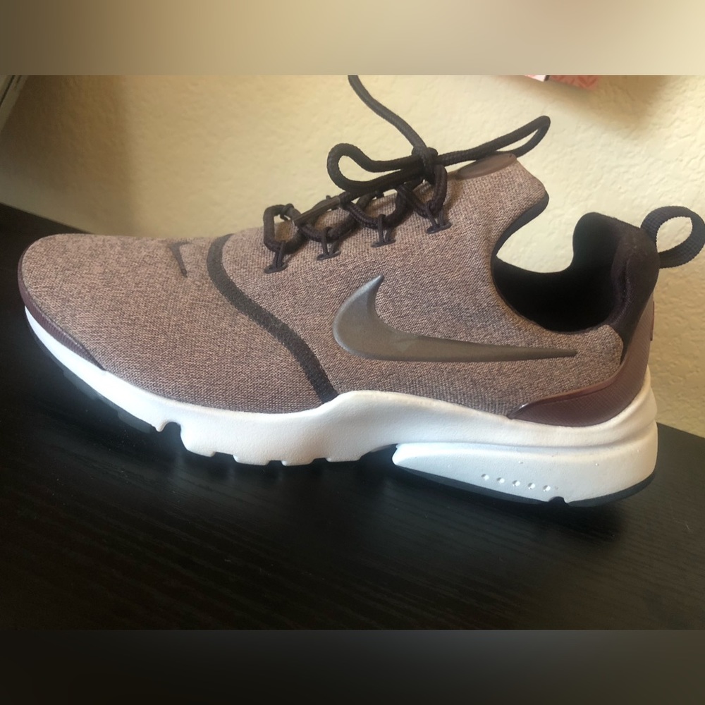 Nike women Presto Fly Athletic Running Shoes